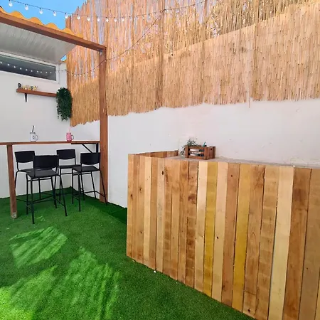 招待所 Con Patio Privado En Casa Compartida