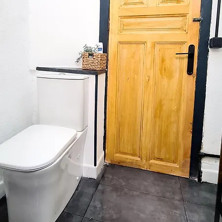 Habitación Con Patio Privado En Casa Compartida